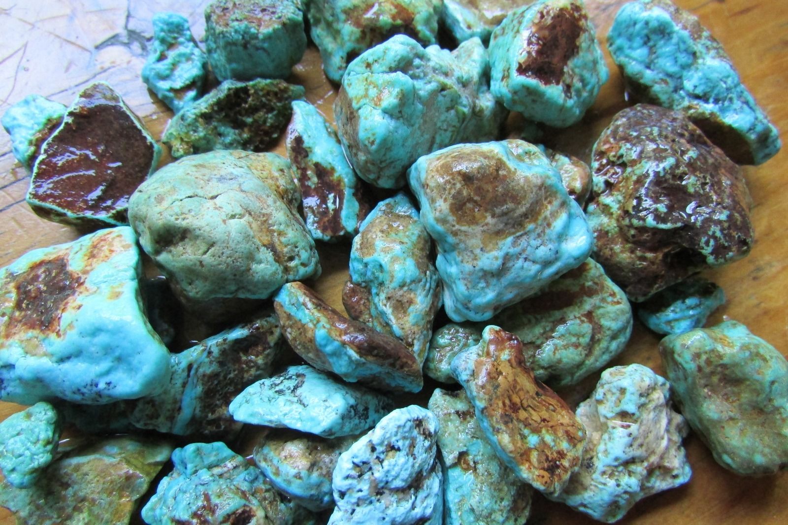Tucson Lapidary buys natural turquoise